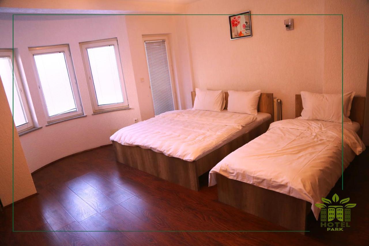 Hotel Park Pristina Buitenkant foto