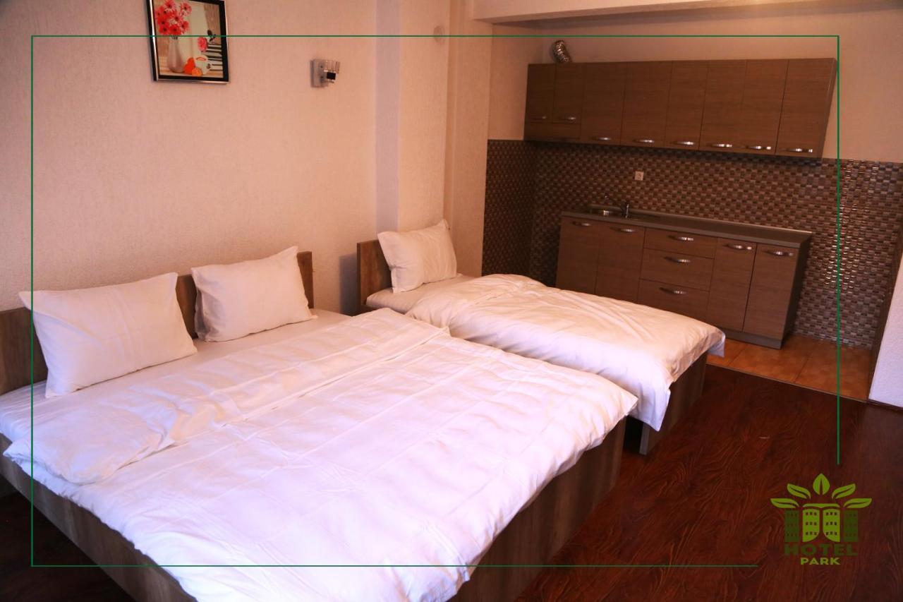 Hotel Park Pristina Buitenkant foto