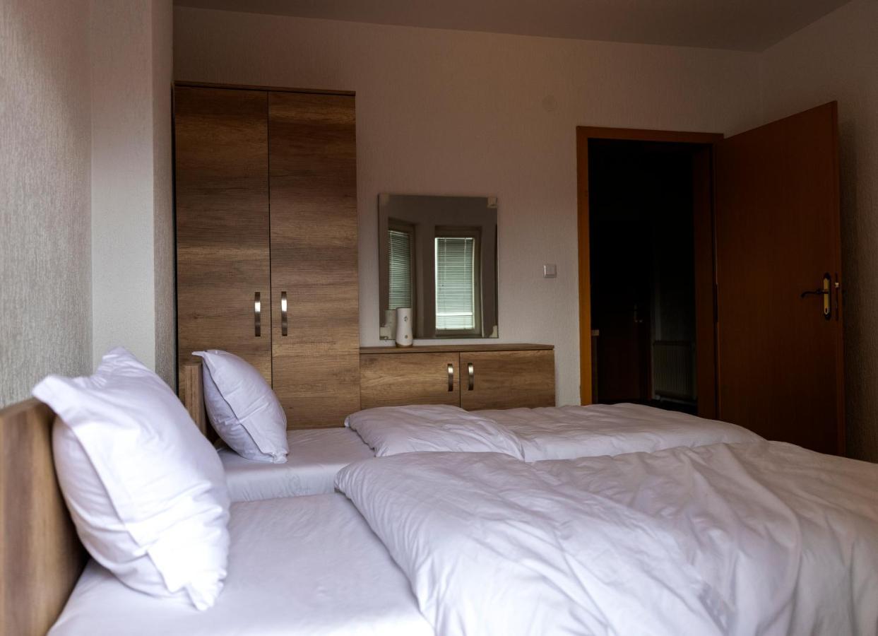Hotel Park Pristina Buitenkant foto