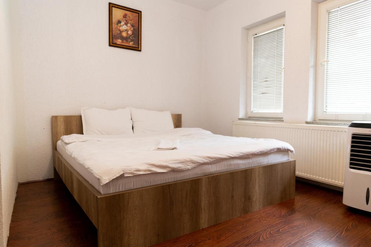 Hotel Park Pristina Buitenkant foto