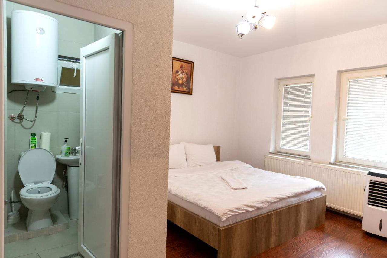 Hotel Park Pristina Buitenkant foto
